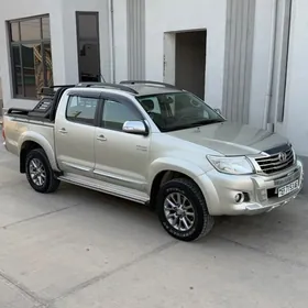 Toyota Hilux 2013
