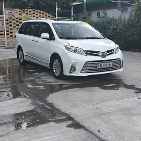 Toyota Sienna 2018