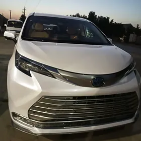 Toyota Sienna 2021