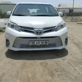 Toyota Sienna 2015