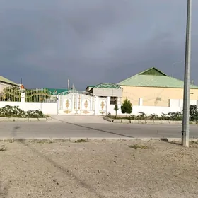 Дом в джанге.