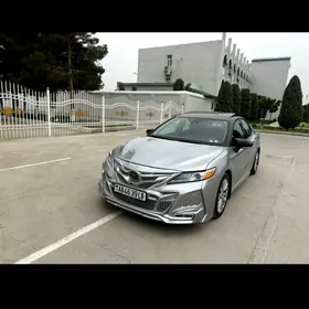 Toyota Camry 2020