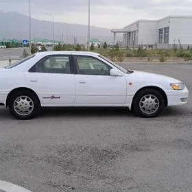 Toyota Camry 2001