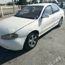 Hyundai Elantra 2000