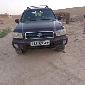 Nissan Pathfinder 1999