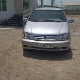 Toyota Sienna 2002