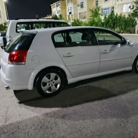 Opel Signum 2004