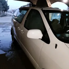 Toyota Sienna 2002