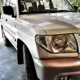 Mitsubishi Pajero 2003