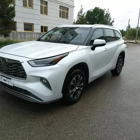Toyota Highlander 2022