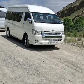 Toyota Hiace 2015