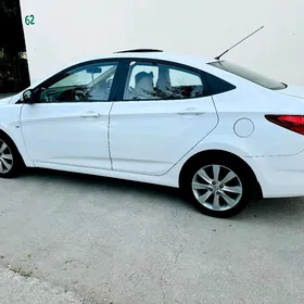 Hyundai Accent 2012