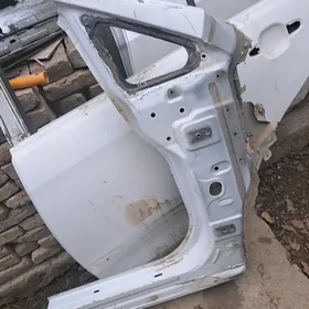 Nissan Versa morda stoyka