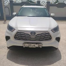 Toyota Highlander 2022
