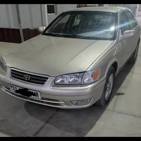 Toyota Camry 2000