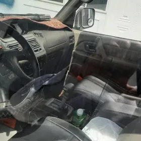 Mitsubishi Pajero 1999