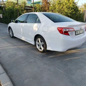 Toyota Camry 2013
