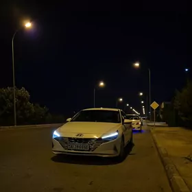 Hyundai Elantra 2021