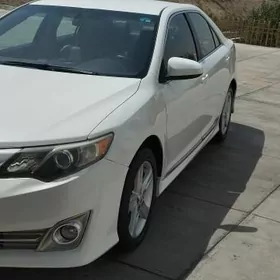 Toyota Camry 2013