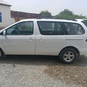 Toyota Sienna 2000