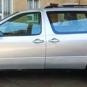 Toyota Sienna 2002
