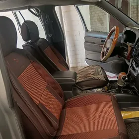 Nissan Pathfinder 2000