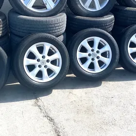 Camry diska 215 60 16 Tekerler