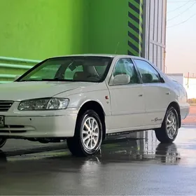 Toyota Camry 2001