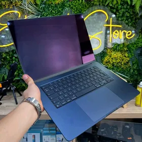 MacBook Air 15/ M4 / 16GB RAM