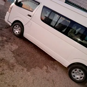 Toyota Hiace 2008
