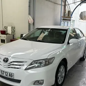 Toyota Camry 2011