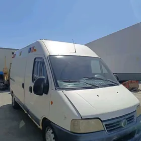 Toyota Hiace 2003