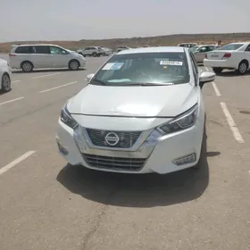Nissan Versa 2021