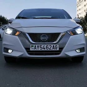 Nissan Versa 2021