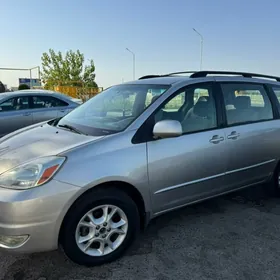 Toyota Sienna 2003