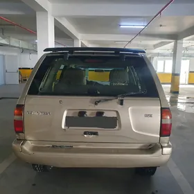 Nissan Pathfinder 1997