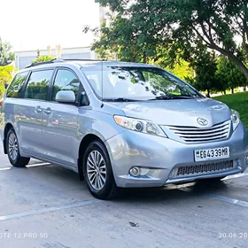 Toyota Sienna 2011