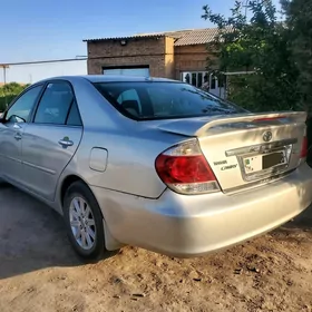 Toyota Camry 2004