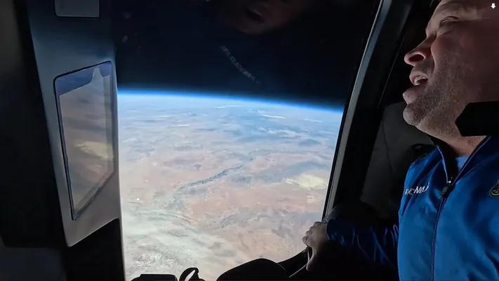 Blue Origin kosmosa 6 syýahatçy iberdi. Indi orbita 750 adam çykyp gördi
