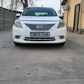 Nissan Versa 2011