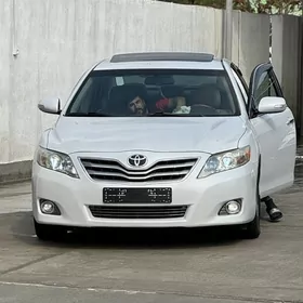 Toyota Camry 2011