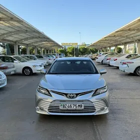 Toyota Camry 2019