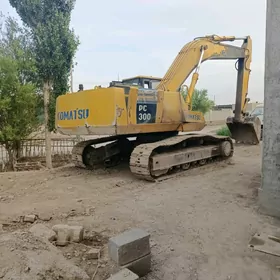 Komatsu PC2000-8 1994