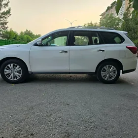 Nissan Pathfinder 2017