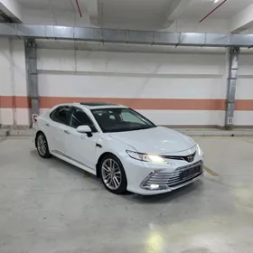 Toyota Camry 2021