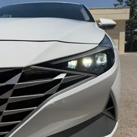 Hyundai Elantra 2021