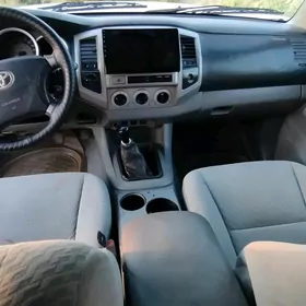 Toyota Tacoma 2010
