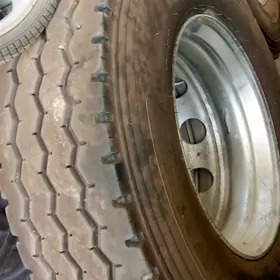 Kamaz öňki tekerleri