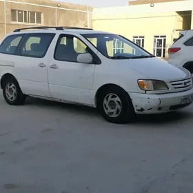 Toyota Sienna 2001