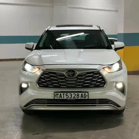 Toyota Highlander 2021